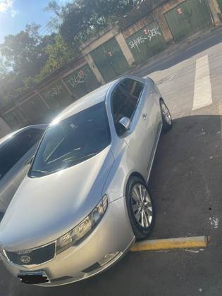 KIA CERATO 1.6 SX3 16V GASOLINA 4P MANUAL KIA CERATO 1.6 SX3 16V GASOLINA 4P MANUAL